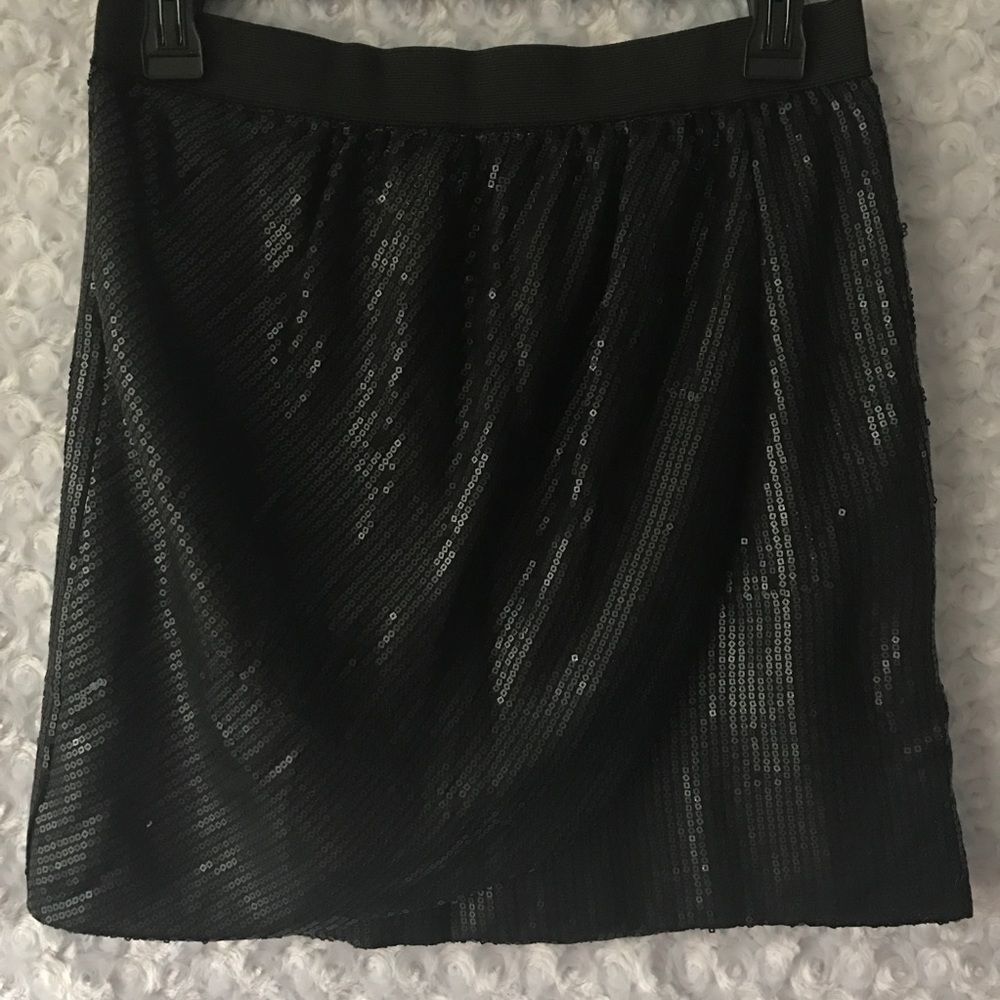 Tinley Road Black Sequin Tulip Mini Skirt